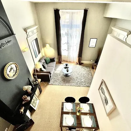 Apartment Studio 42, Centre