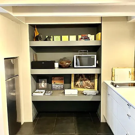 Studio 42, Centre Apartment *